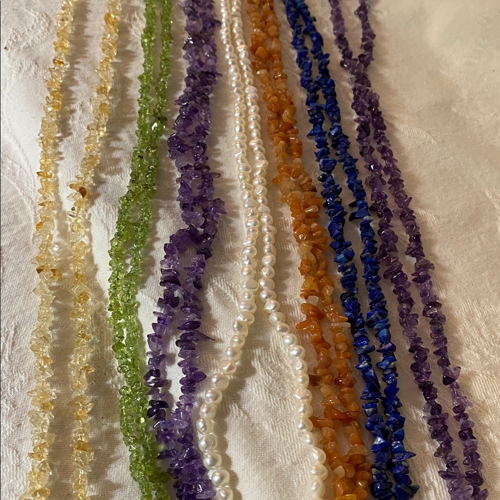 Lot of 7 Multicolor Gemstone Chips and Pearl Necklaces .. 36” Length - Picture 2 of 5